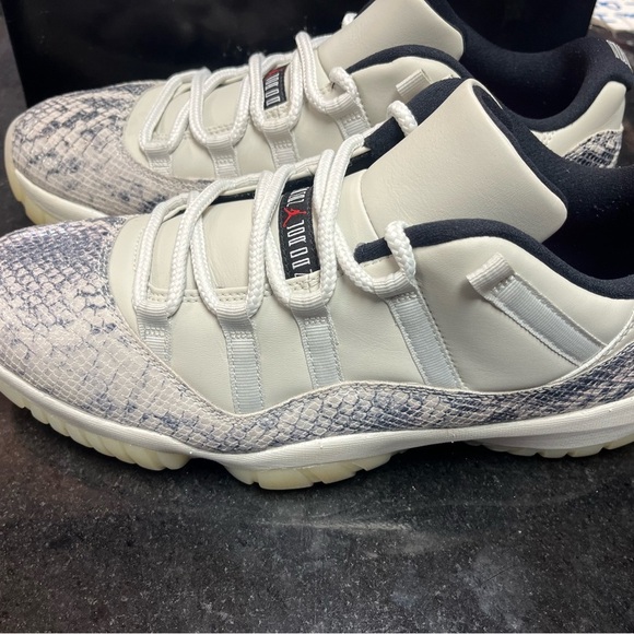 The Air Jordan 11 Low LE “Snakeskin” sz 11.5 main image 6